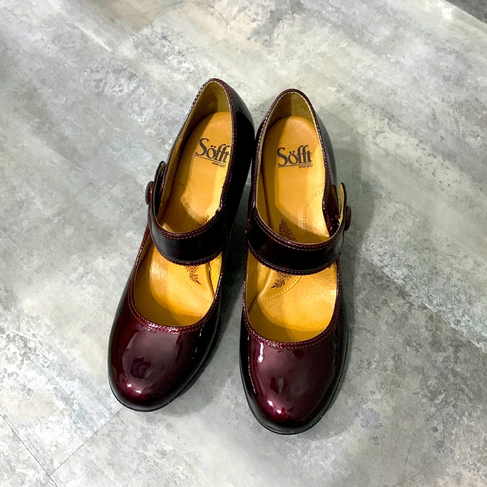 NWT Carma in Chianti Patent (burgundy) US size 8.5 by Sofft